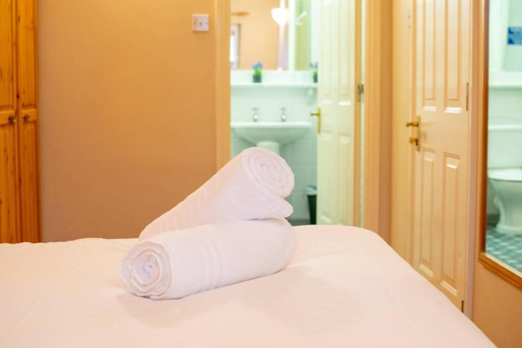 310 - The Carrowbeg At The Harbour Mills By Shortstays Westport Eksteriør bilde