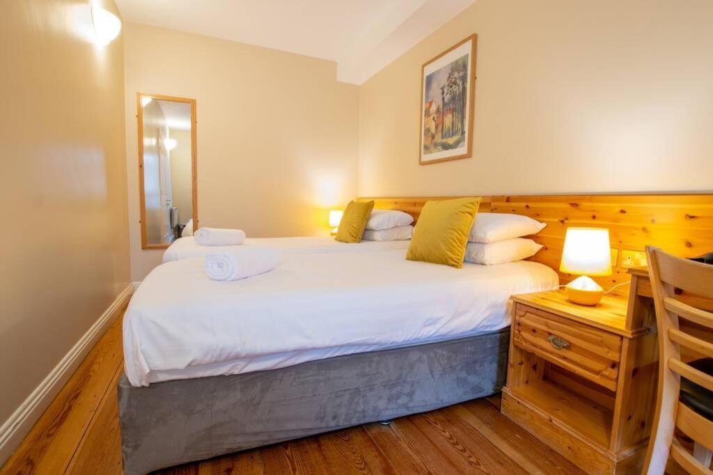 310 - The Carrowbeg At The Harbour Mills By Shortstays Westport Eksteriør bilde