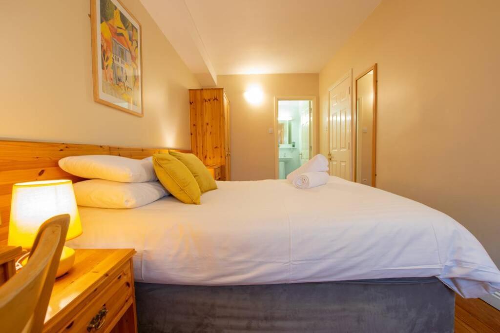 310 - The Carrowbeg At The Harbour Mills By Shortstays Westport Eksteriør bilde